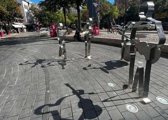 Am Beatles Platz